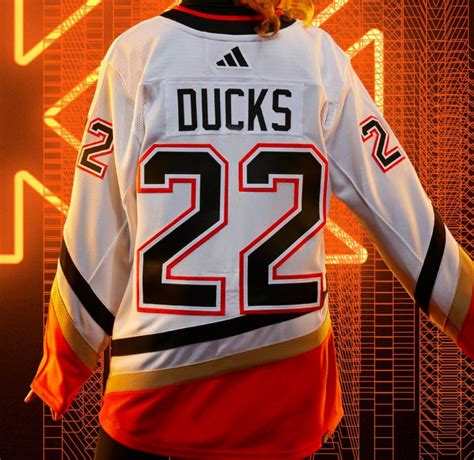 reverse retro 2022|NHL Reverse Retro jerseys: Ranking each teams newest look for。